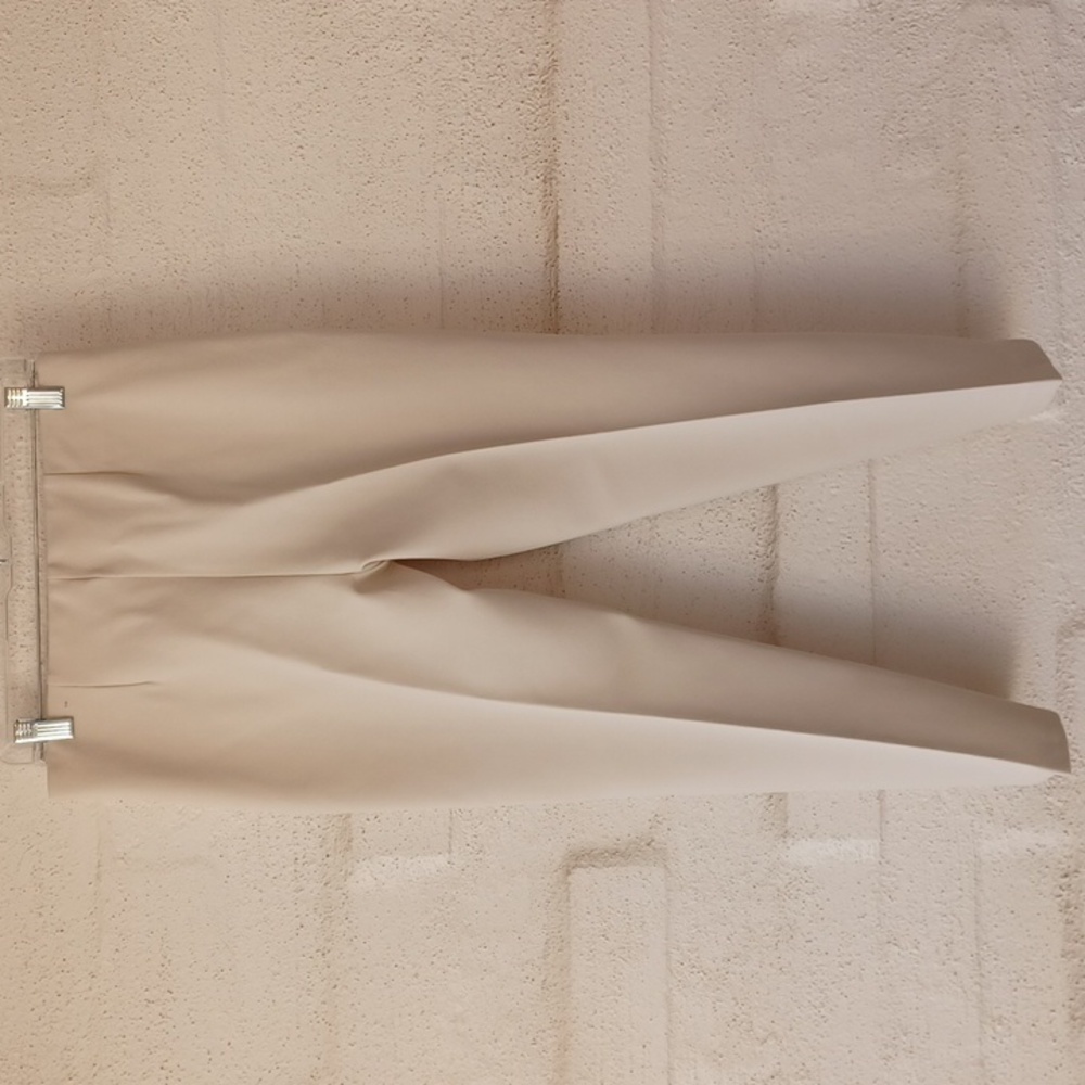 Chico's Cream Color Ankle Length Legging, Stretch, Like New - Picture 9 of 14